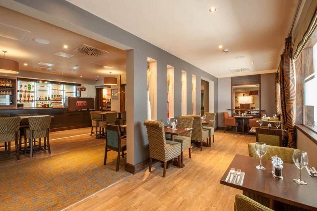 Premier Inn London Wandsworth Exterior foto